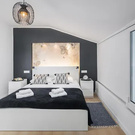 Two-bedroom In Cervar Porat Lägenhet *