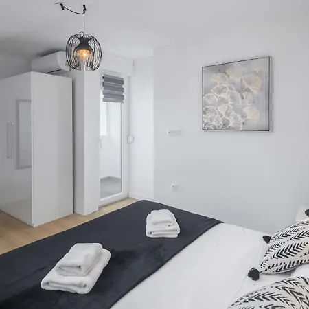 Appartement Two-bedroom In Cervar Porat *