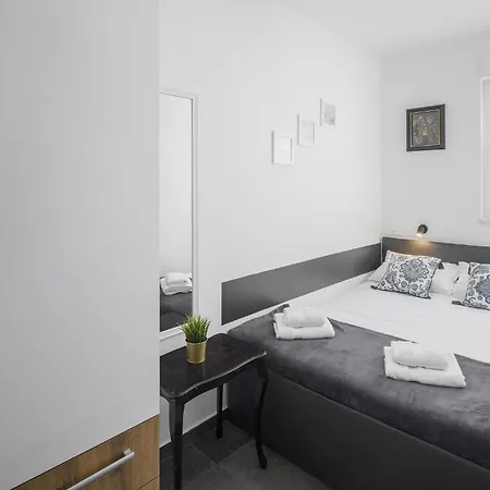 Two-bedroom In Cervar Porat Appartement *