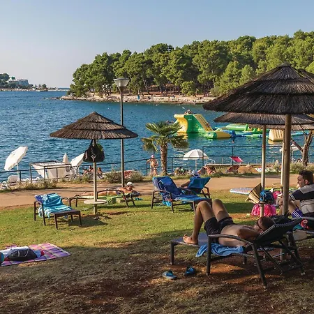 Two-bedroom In Cervar Porat Appartement *